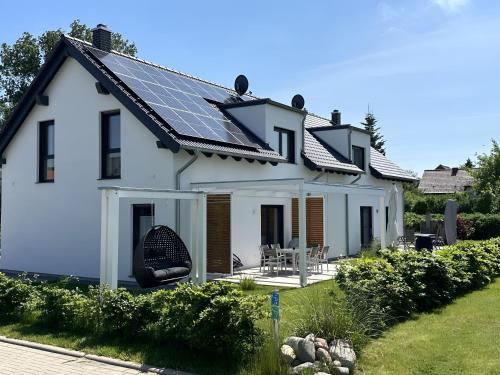 Ferienhäuser Ankerplatz 1 und 2 Usedom mit Sauna, Kamin und Garten