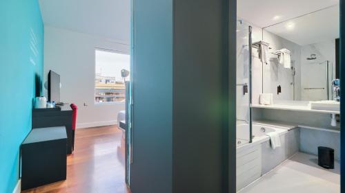 Sea You Hotel Port Valencia - image 10