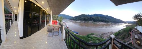 バルコニー/テラス, INN RIVERSIDE HOSTEL PB in パクベン