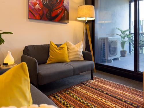 Urban Retreat - 2 BDR 2 BTH Apartment