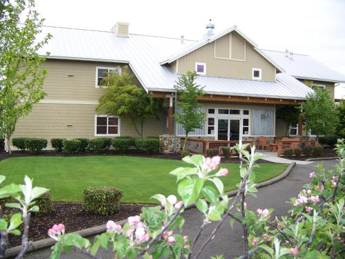 Homestead Resort - Accommodation - Lynden