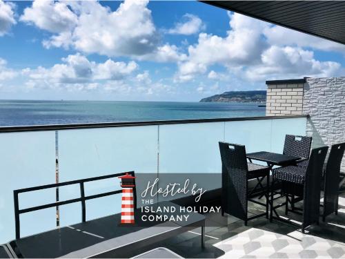 Colonels House-Stylish Seafront Townhouse overlooking Sandown Bay