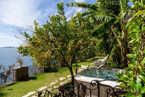 Four-Bedroom Villa - Annex room in Hotel Eden Roc Suites