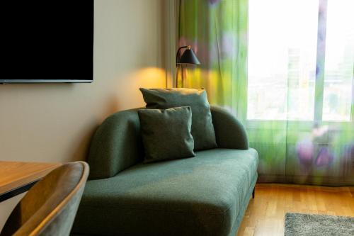 Twin Room image 9