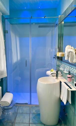 Club House Hotel - image 4