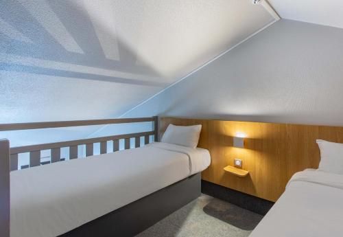 B&B HOTEL Châteauroux Aéroport - Tap to explore photos