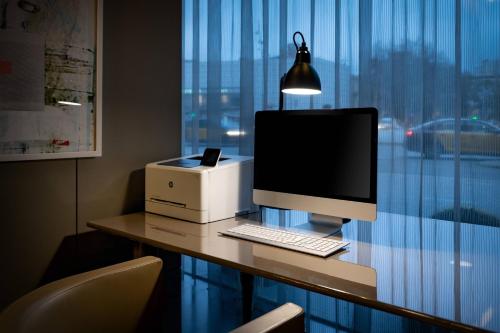 AC Hotel Sants - image 11