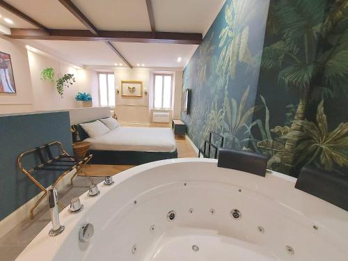 Exotic Suite with Jacuzzi, Bergamo