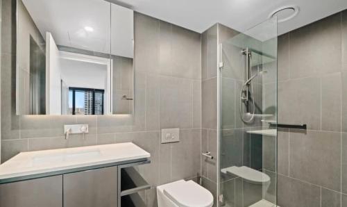 City-Views-Stylish-2bed2bath - image 2