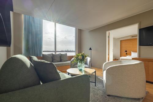 King Suite with One King Bed and Sofa Bed image 5