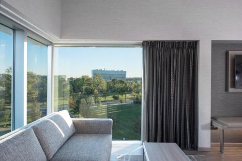 AC Hotel by Marriott Boston Cambridge - image 8