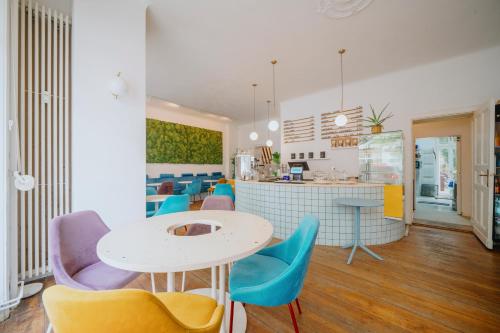 Two-Bedroom Deluxe Apartment image 10