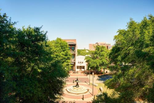 AC Hotel by Marriott Columbus Downtown
