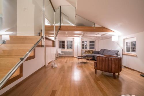 Lake Side Location Bellevue - image 12