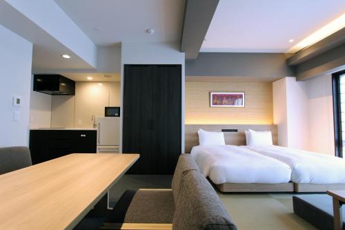 Deluxe Japanese Western Style Room - Non-Smoking image 10