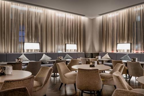 AC Hotel by Marriott Manchester City Centre - image 7