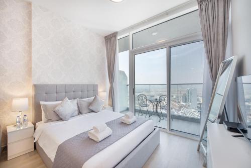 Apartment on 26th Floor & Beautiful Views (2 adults + 2 kids), Dubái