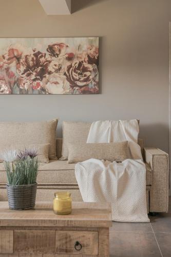 Two-Bedroom Apartment with Balcony and Sea View image 9