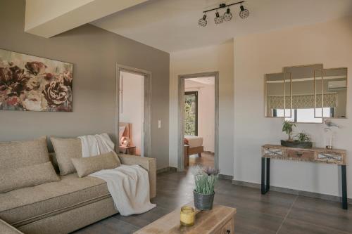 Two-Bedroom Apartment with Balcony and Sea View image 8