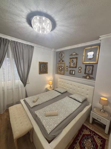Exclusive Antique apartment next to the fashion street, Budapest