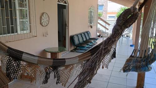 Casa Espaçosa a 200m da praia (Casa Espacosa a 200m da praia) in มอร์โร ดาสเปดราส