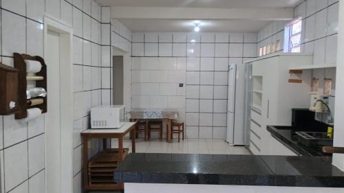 Casa Espaçosa a 200m da praia (Casa Espacosa a 200m da praia) in มอร์โร ดาสเปดราส