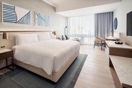 Deluxe  Guest room, 1 King Bed                        room in JW Marriott Hotel Mexico City Polanco