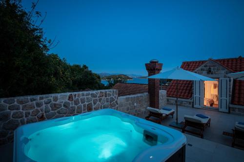 Deluxe Double Room with Bath