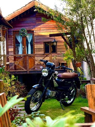 Twin Room with Balcony room in Ôna's House - Homestay Pleiku