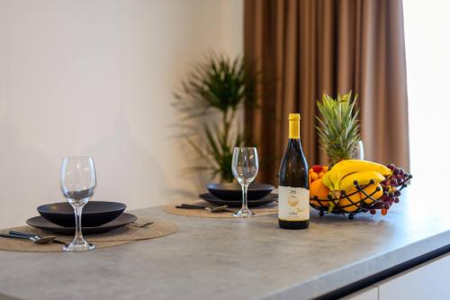 อาหารและเครื่องดื่ม, Azure apartment in เมตโควิก