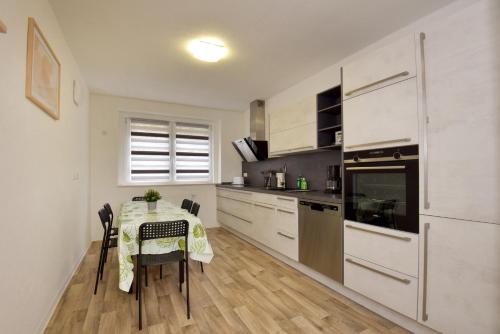 廚房, Gästewohnung Denny Suhl (Gastewohnung Denny Suhl) in 蘇爾