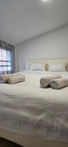 Apartment with Balcony image 7