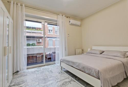 Vatican's Apartment, Rzym