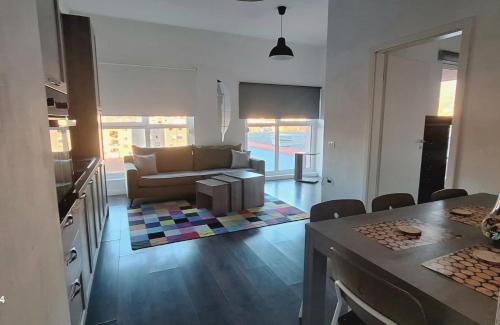 Modern Mountain View P&E Tirana Apartment Netflix included, Tirana