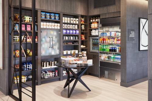 AC Hotel by Marriott Miami Airport West/Doral - image 9