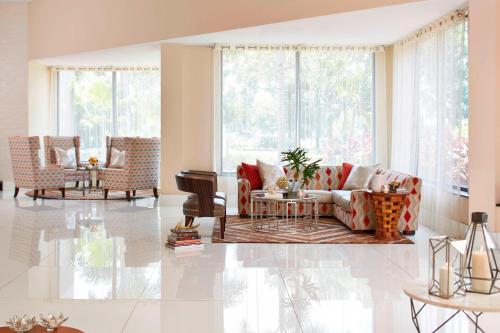 Renaissance by Marriott Orlando Airport Hotel - image 5