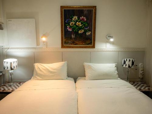 1 queen bed