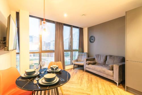 Stunning 2BED Flat in Central Location w Security, Manchester