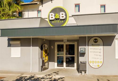 B&B 호텔 빌뇌브-루베 플라주 - 출입구