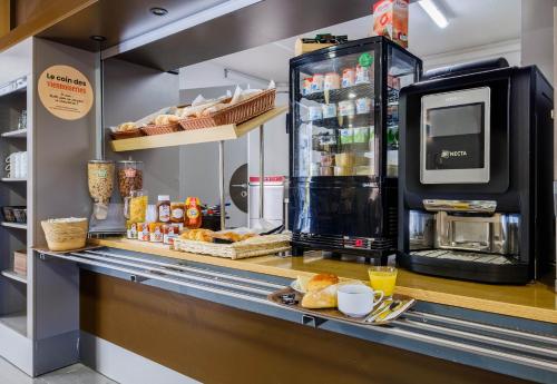 อาหารและเครื่องดื่ม, B&B HOTEL Villeneuve Loubet Plage in กาญ-ซูร์-แมร์