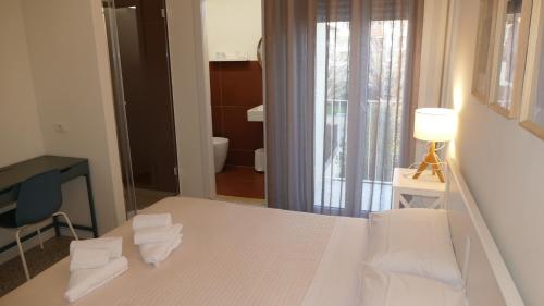 Hotel Spring - image 4