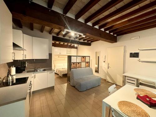 Niki O. Apartments 2
