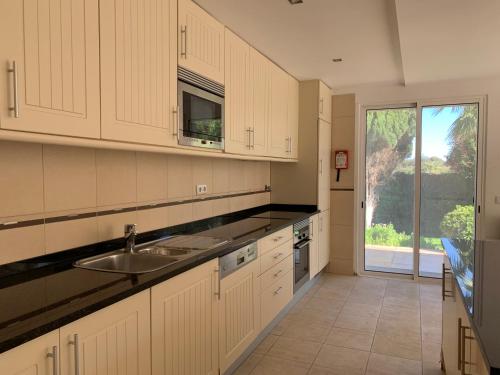 Kitchen, Villa Sofia in Escanxinhas