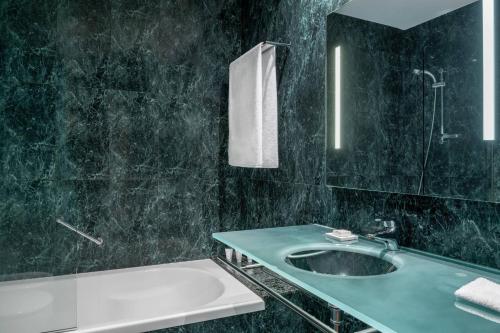 AC Hotel A Coruna - image 4