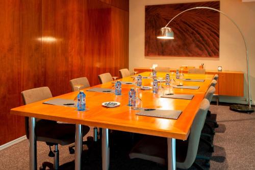 AC Hotel A Coruna - image 2