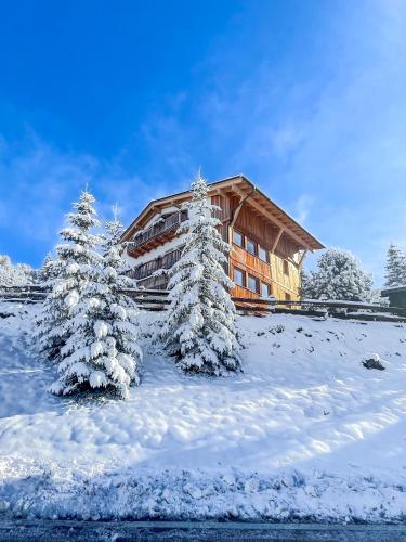 Luxury Chalet Liosa - Ski in Ski out - Amazing view in Kurfar