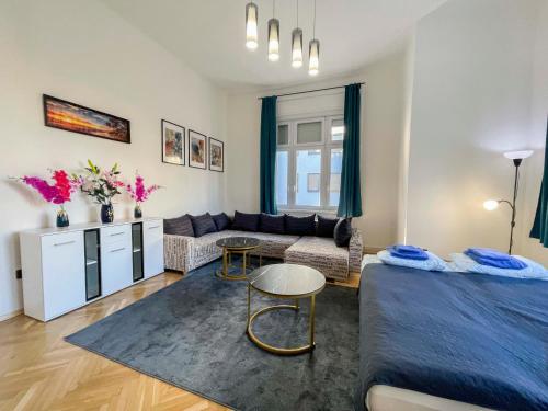 W25 Spacious 3BR Free Parking, Budapest