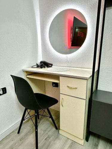 One-Bedroom Apartment image 9