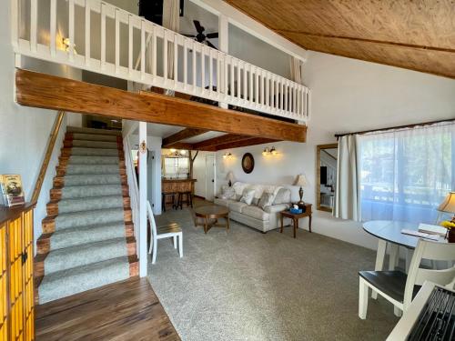 Sierra Mountain Lodge - Vacation Rentals - Yosemite detail
