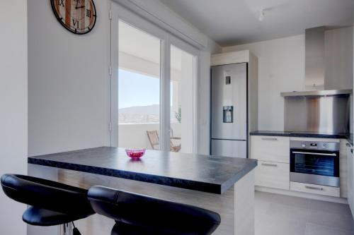 T3 Duplex avec parking et balcon a Euromed in Les Crottes